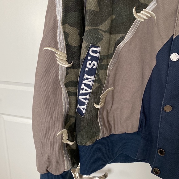 Gently Used Men’s US Navy Reversible Jacket - Picture 2 of 10